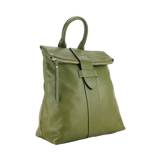 RB1021E | Soft women's backpack in genuine leather Made in Italy with adjustable shoulder straps. Zipper and accessories in shiny gold metal - Green color - Dimensions: 30 x 34 x 10.5 cm